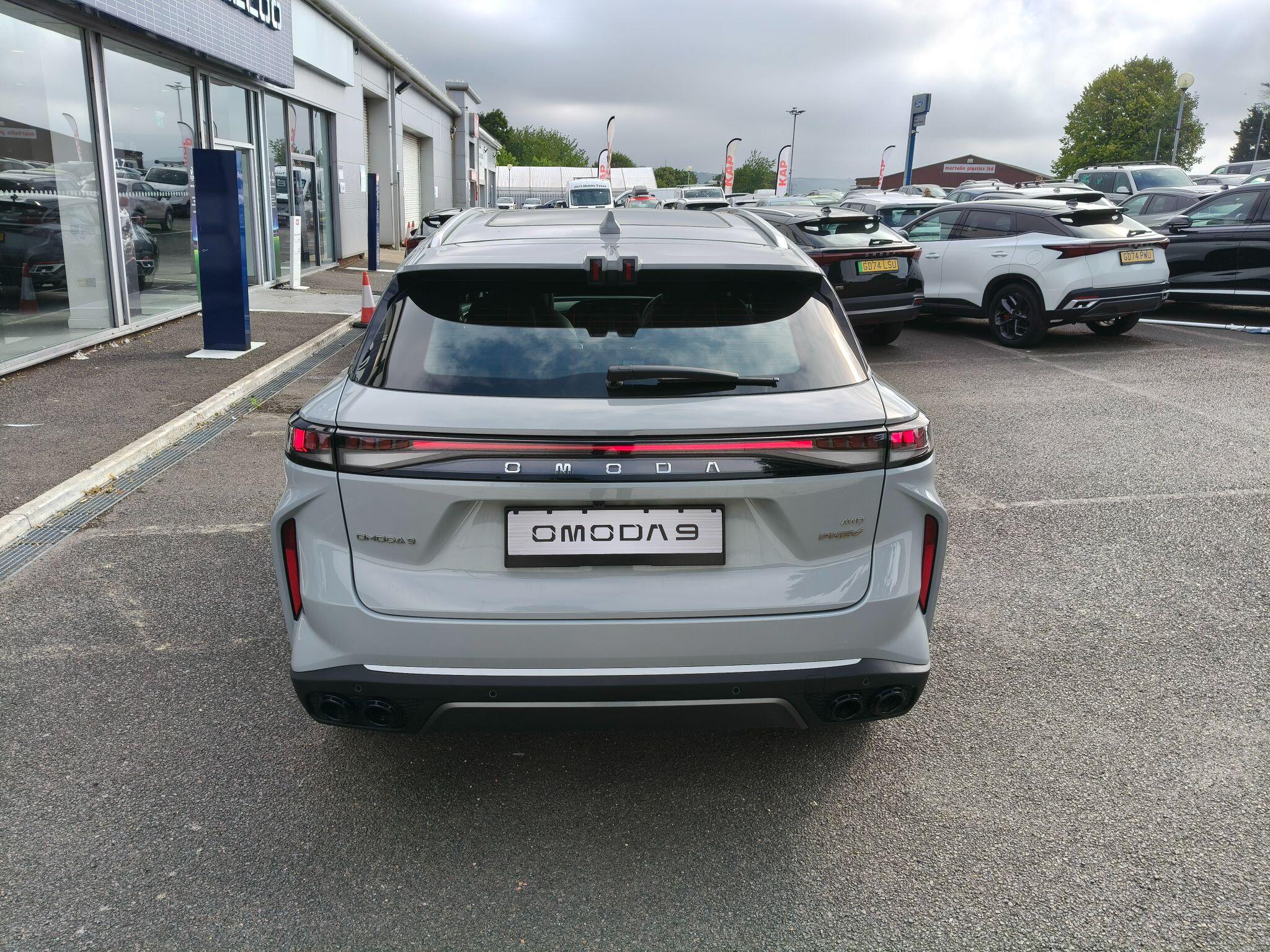 Large vehicle image
